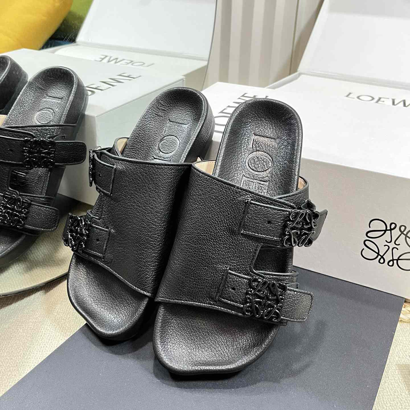 Loewe Ease slide In Goatskin - 