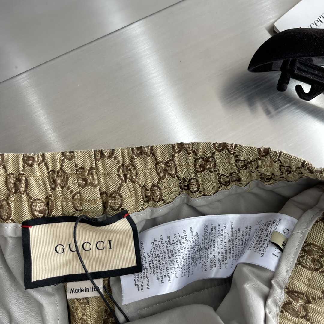 Gucci GG Supreme Pants - 