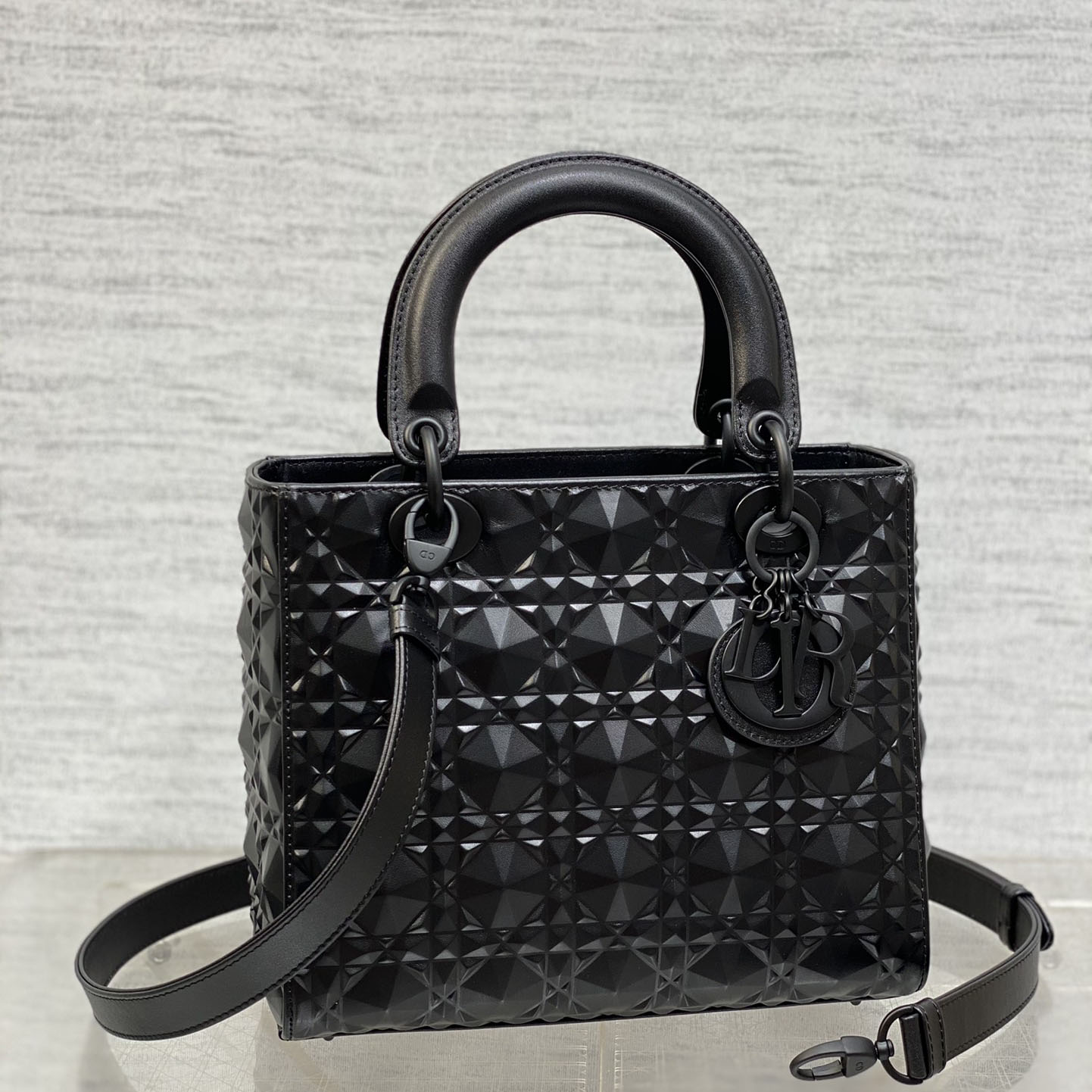 Dior Lady Dior Bag  24cm - DesignerGu