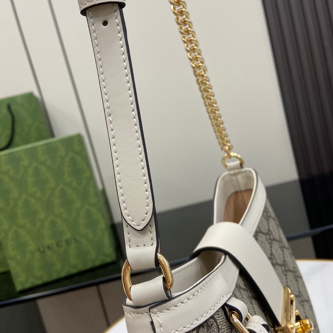 Gucci Padlock GG Medium Shoulder Bag - DesignerGu