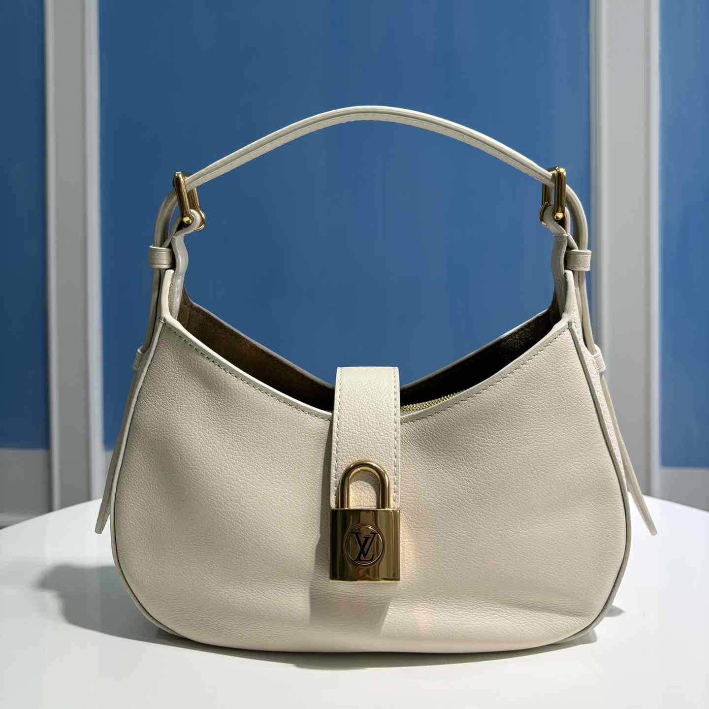 Louis Vuitton Low Key Shoulder Bag   M24990 - DesignerGu