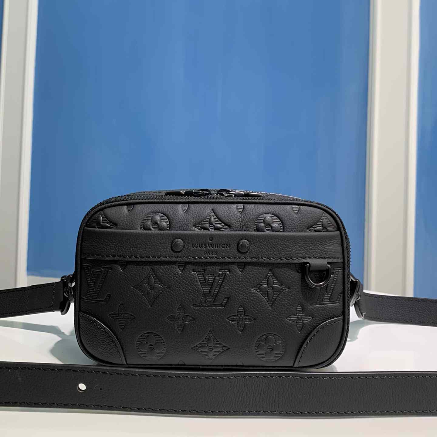 Louis Vuitton Alpha Wearable Wallet   M82544 - DesignerGu
