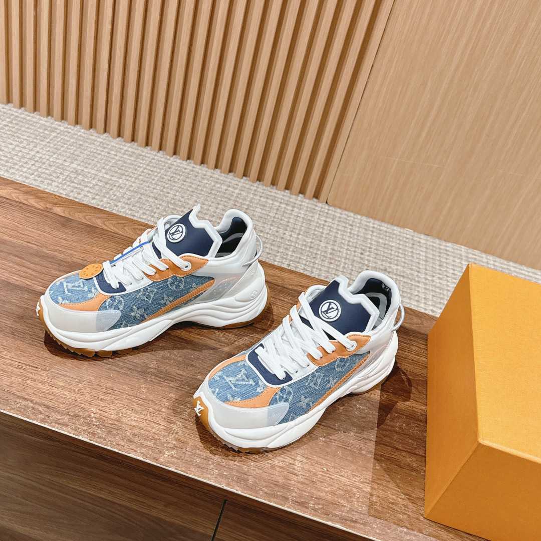 Louis Vuitton Run 55 Sneaker        1ACHTV       - DesignerGu