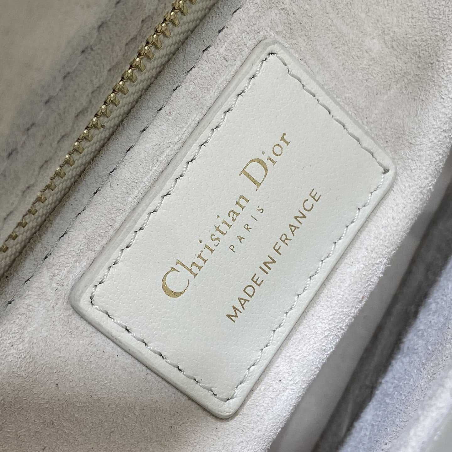 Dior Lady Dior Bag  （20*8*17cm） - DesignerGu