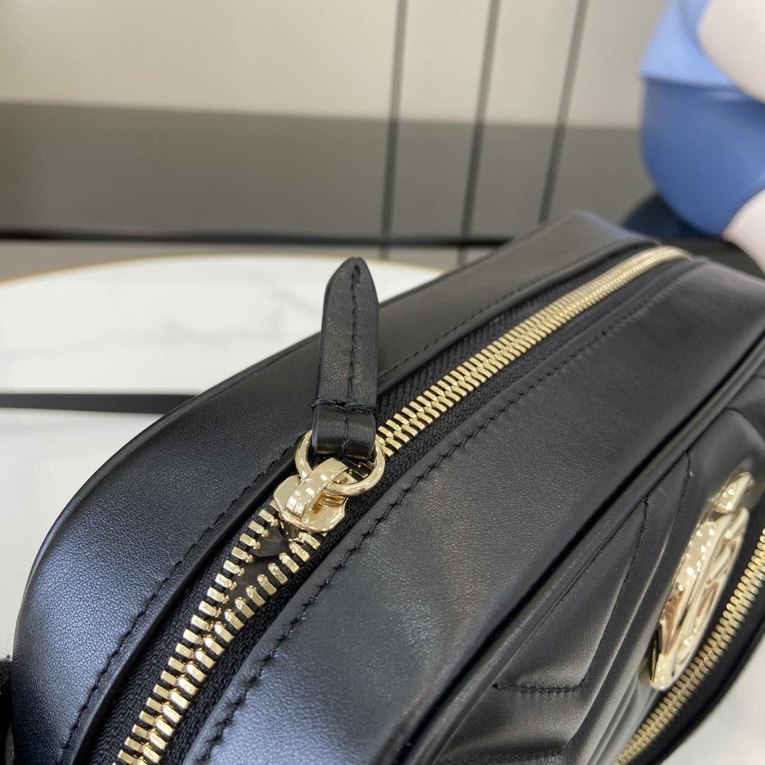 Gucci GG Marmont Small Shoulder Bag - 