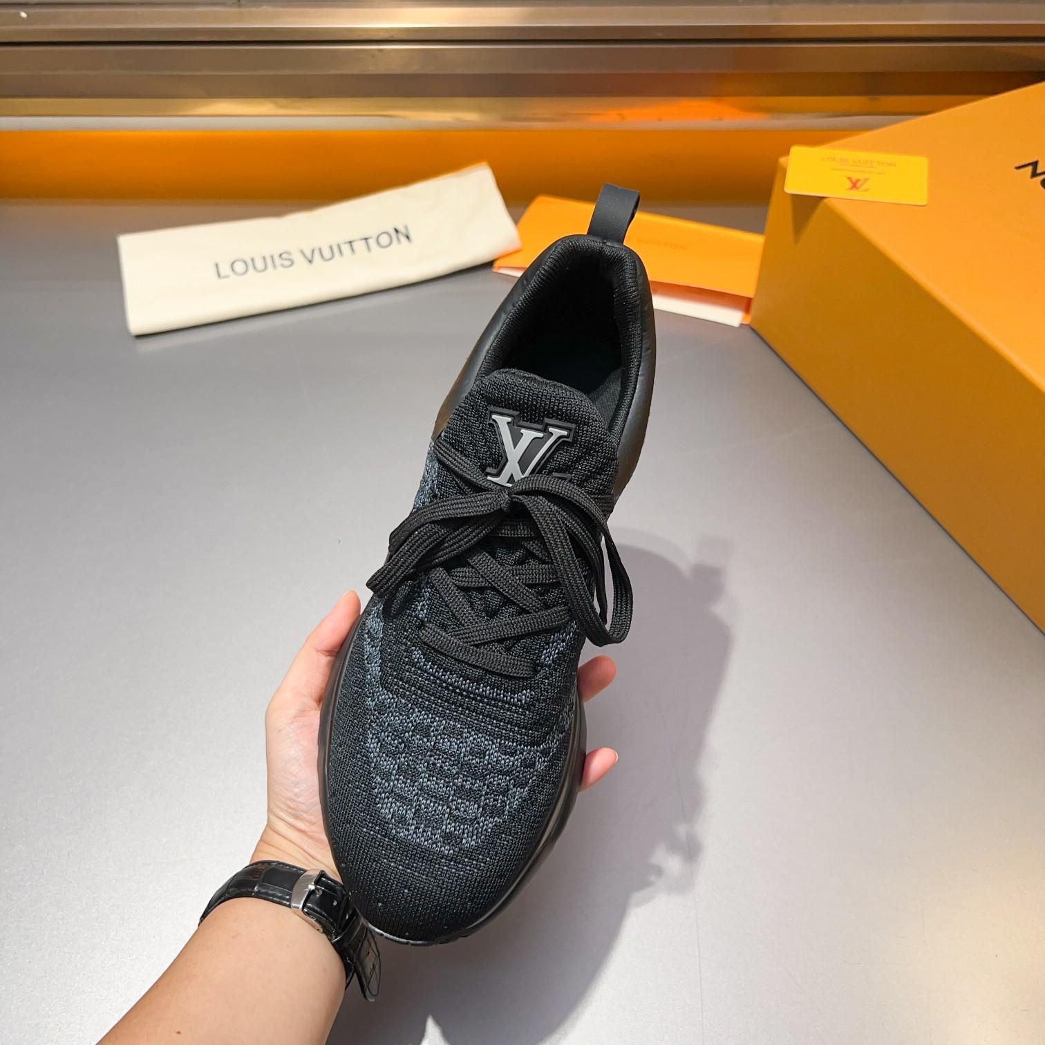 Louis Vuitton VNR Sneaker   - 