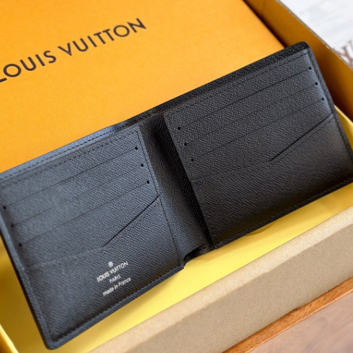 Louis Vuitton Marco Wallet  M62545 - 