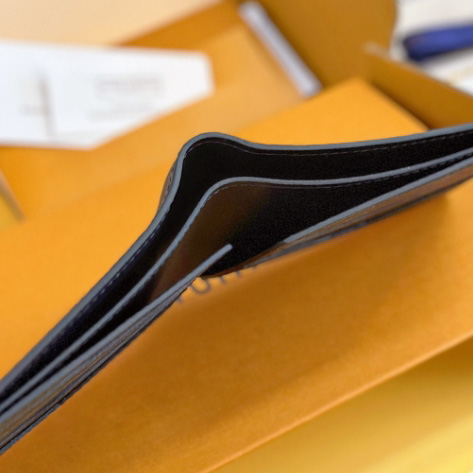 Louis Vuitton Marco Wallet  M62545 - 