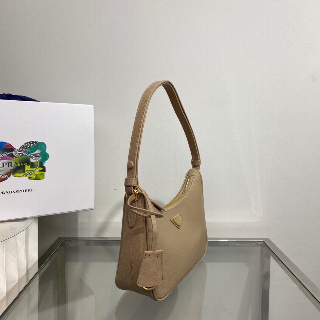 Prada Re-Edition 2005 Saffiano Leather Bag （ 22×18×6cm） - 