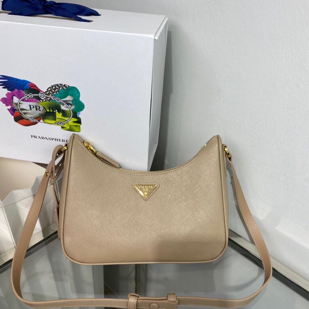 Prada Re-Edition 2005 Saffiano Leather Bag （ 22×18×6cm） - 