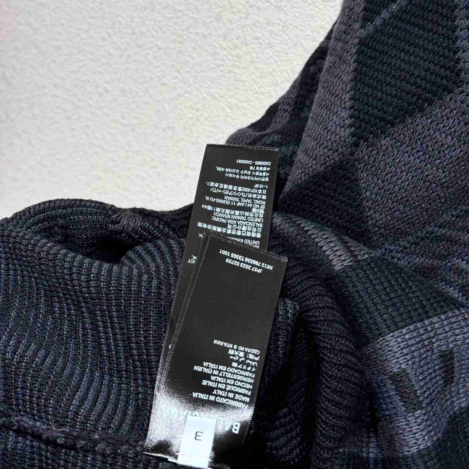 Balenciaga Logo-jacquard Distressed Jumper - 