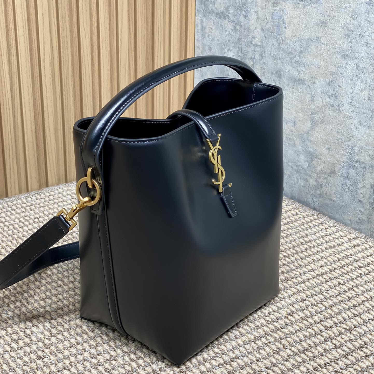 Saint Laurent Le 37 In Shiny Leather - 