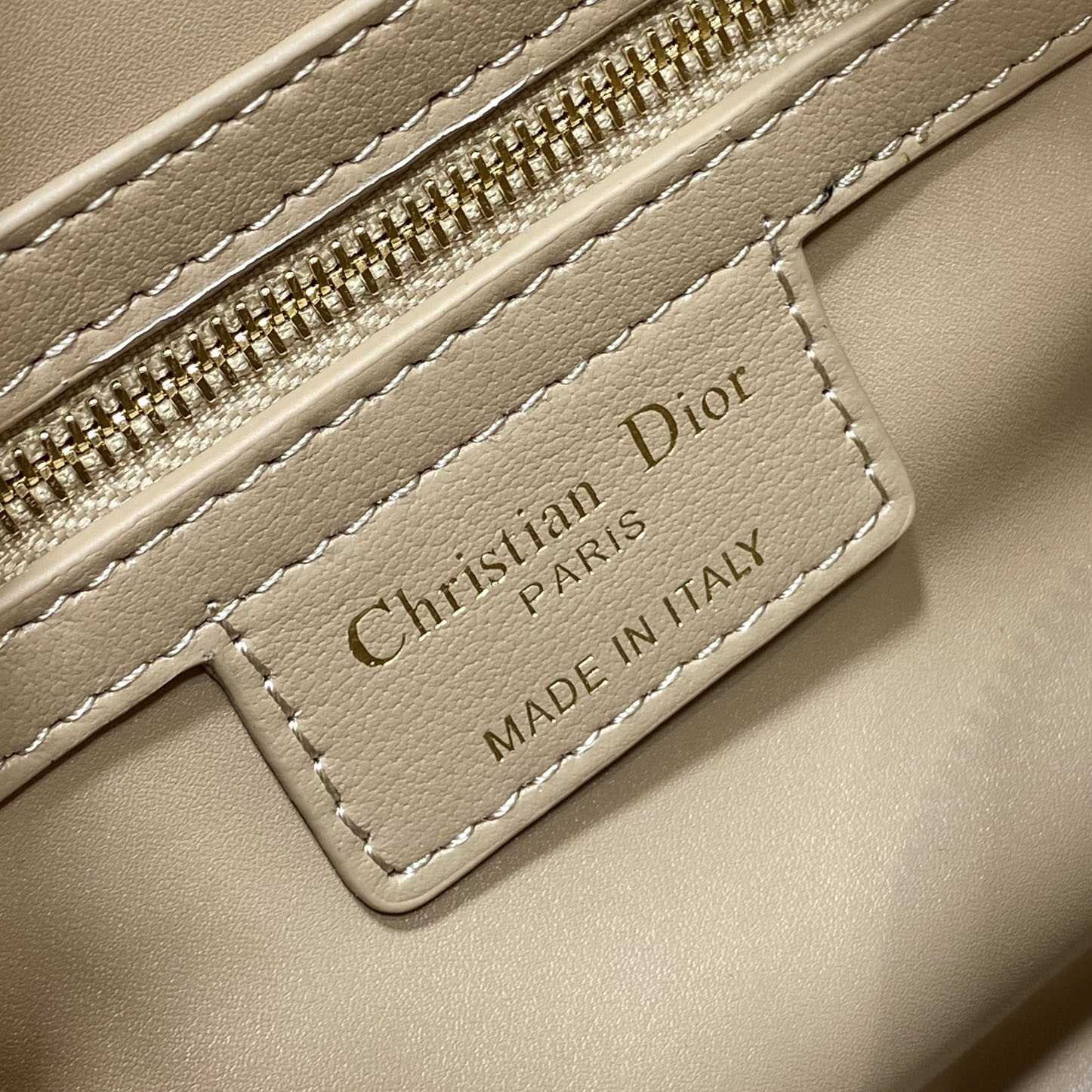 Dior Groove 20 Bag  - DesignerGu