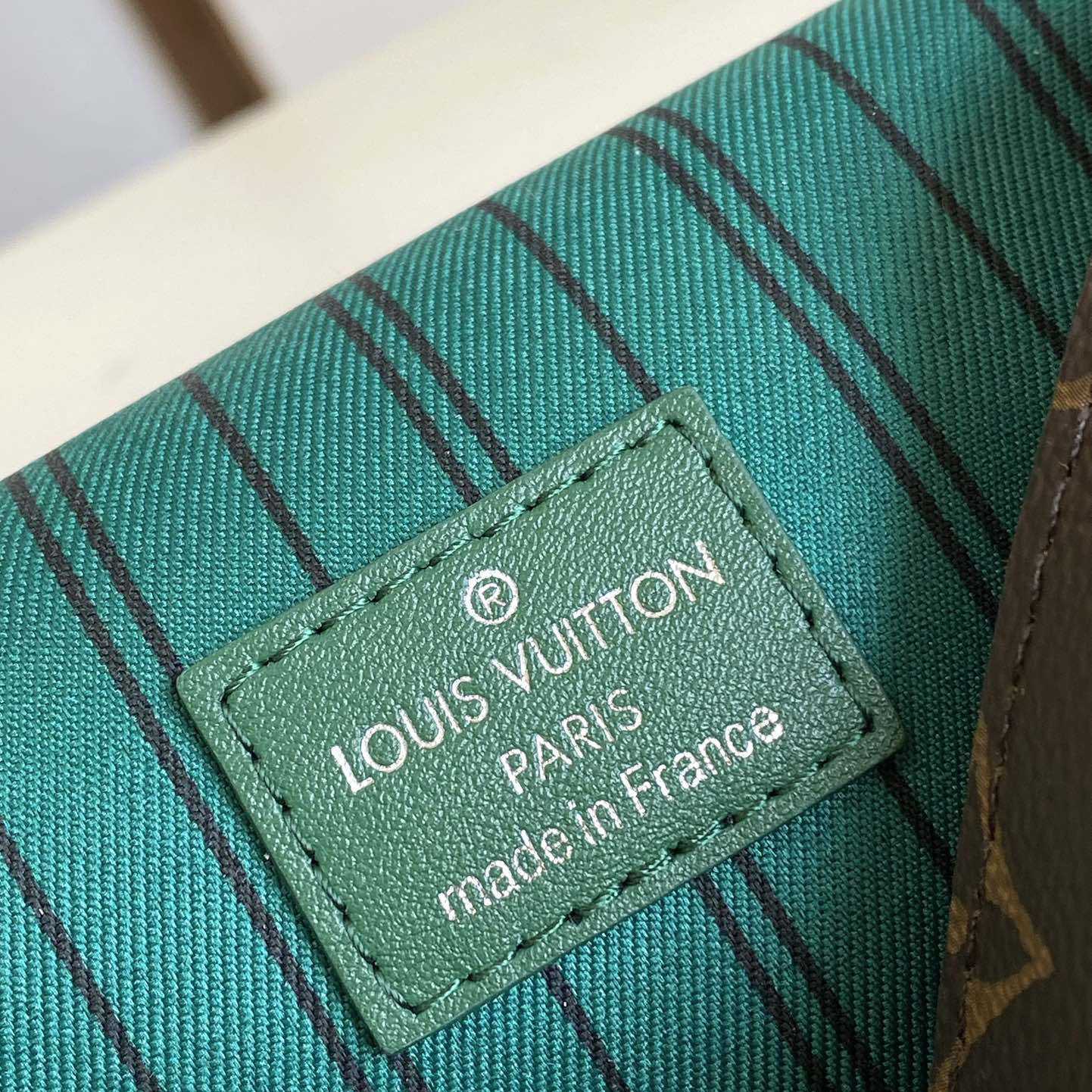 Louis Vuitton Steamer Wearable Wallet  M12808 - 