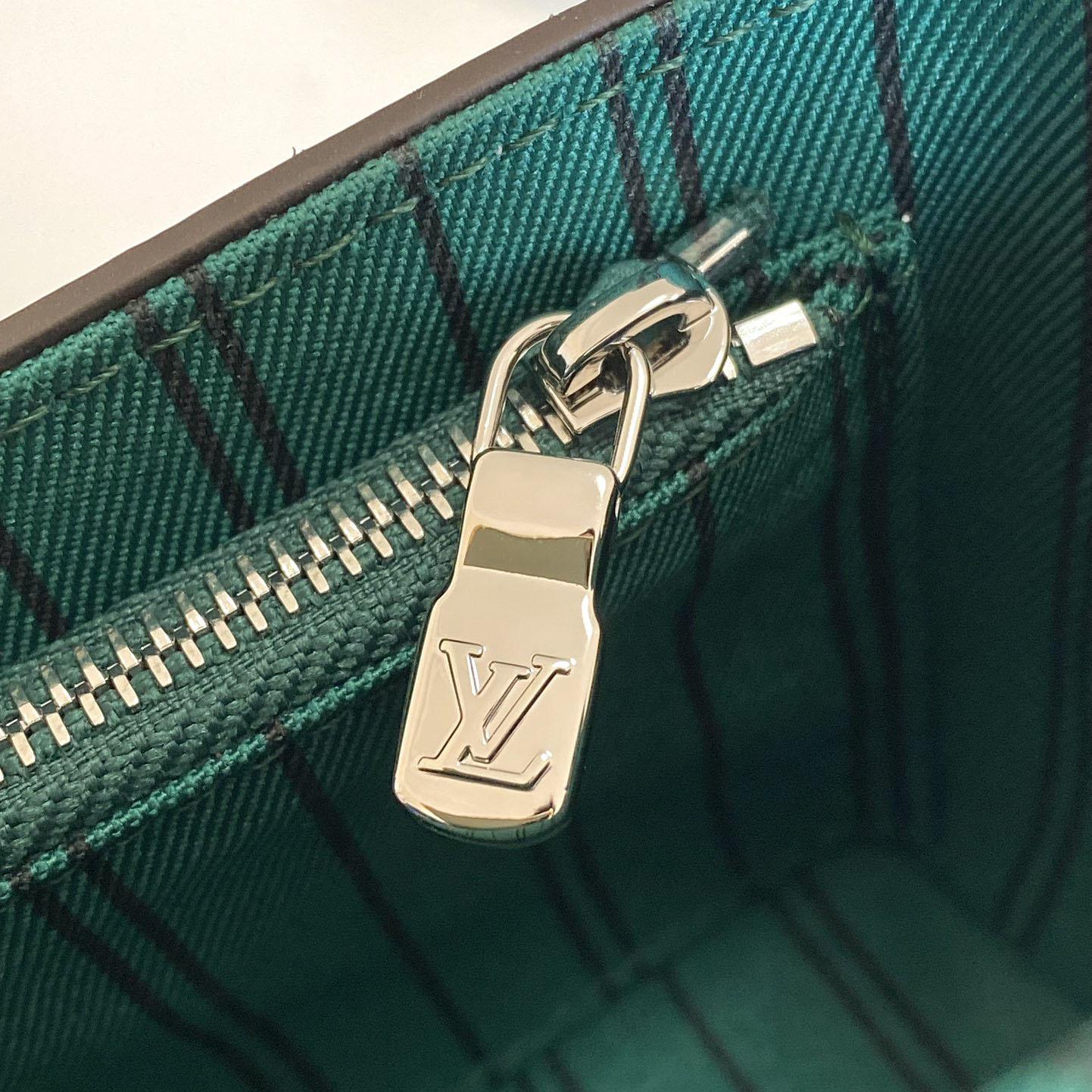 Louis Vuitton Steamer Wearable Wallet  M12808 - 