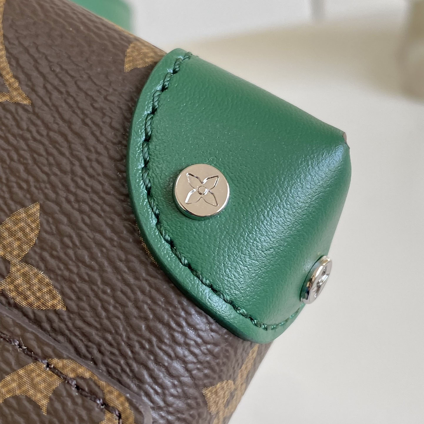 Louis Vuitton Steamer Wearable Wallet  M12808 - 
