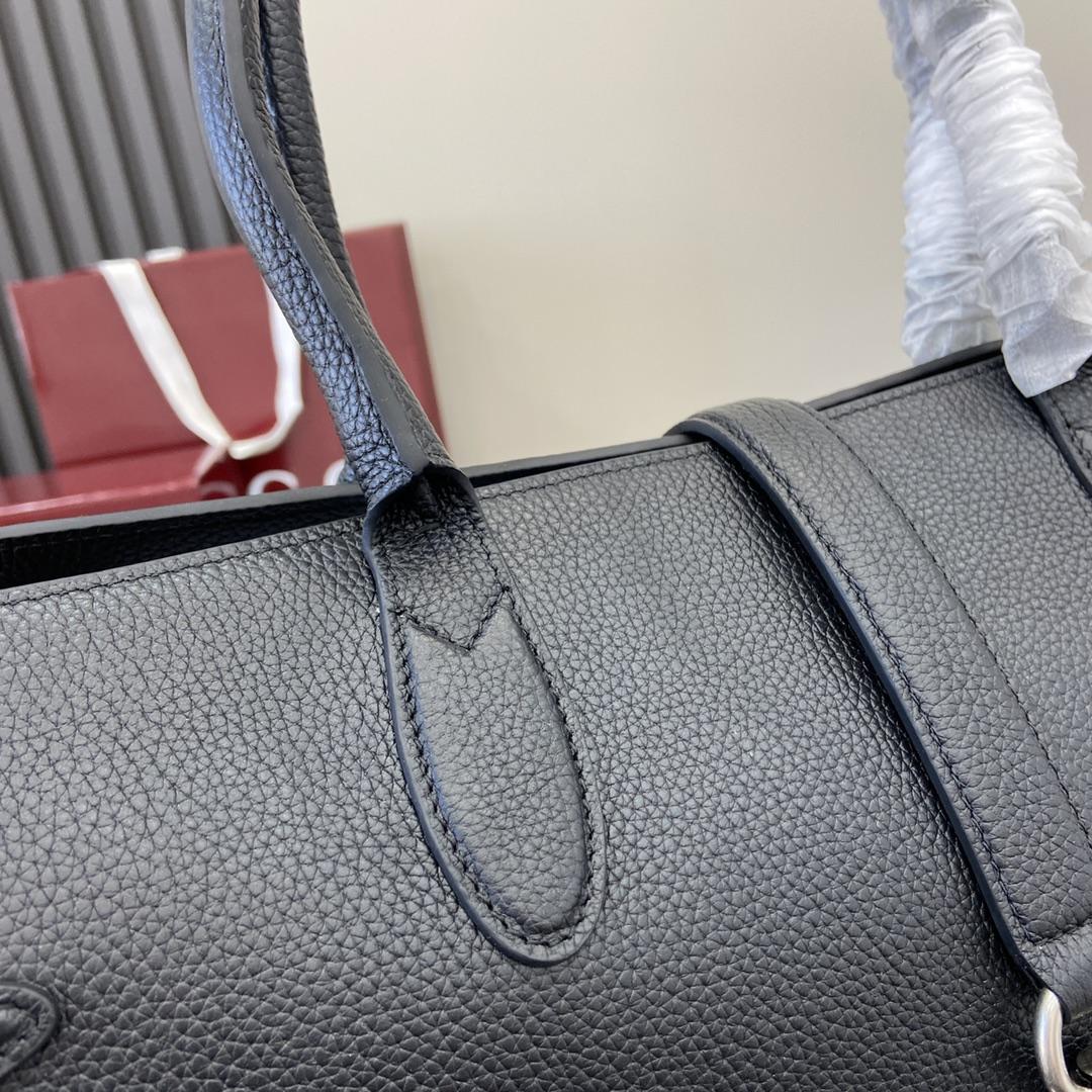 Gucci Large Tote Bag With Hook Closure - 