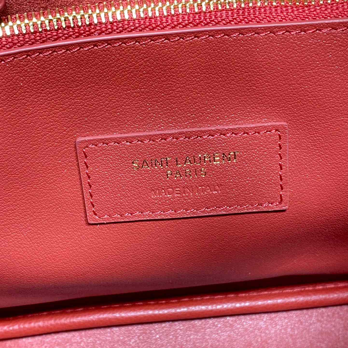 Saint Laurent LE 5 À 7 Supple Small In Grained Leather - 