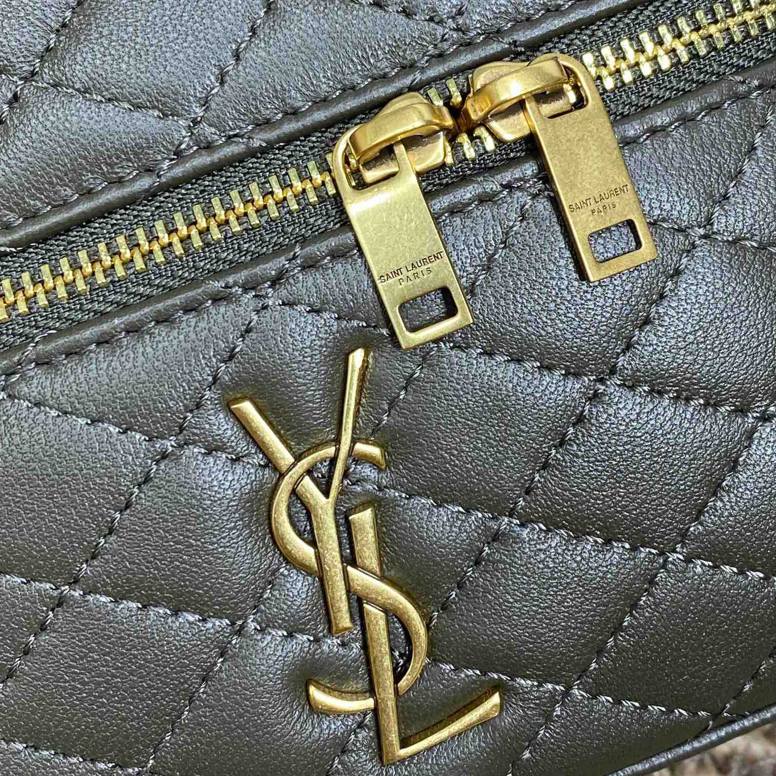 Saint Laurent Gaby Vanity Bag In Lambskin - 