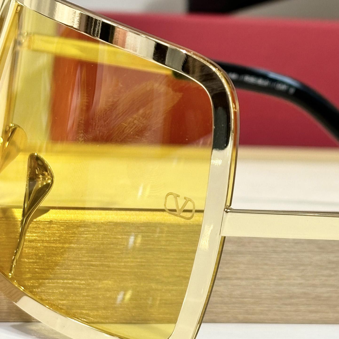 Valent Garavani V-Romask Sunglasses - DesignerGu