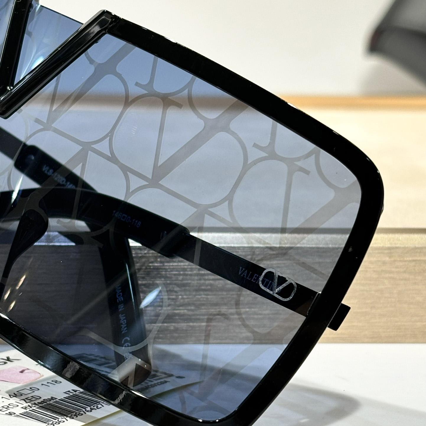 Valent Garavani V-Romask Sunglasses - DesignerGu