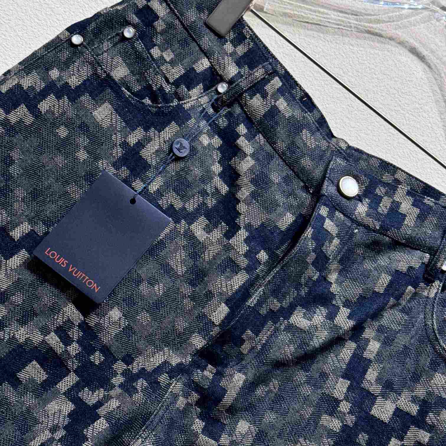 Louis Vuitton Graphic Denim Skate Shorts - DesignerGu