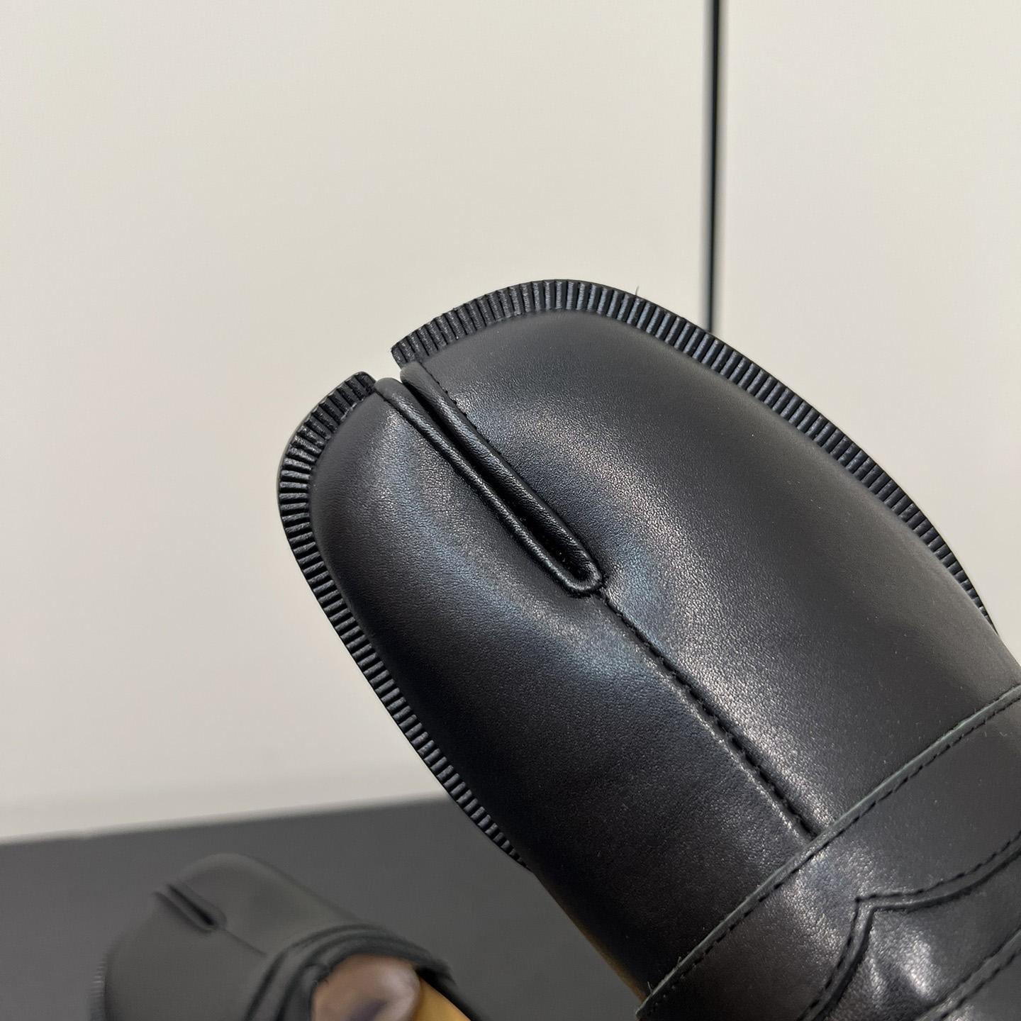 Maison Margiela Tabi Leather Loafers - DesignerGu