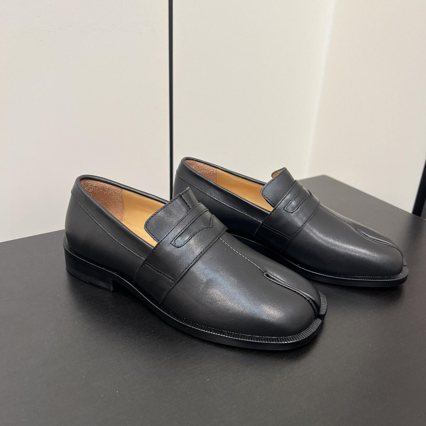 Maison Margiela Tabi Leather Loafers - DesignerGu
