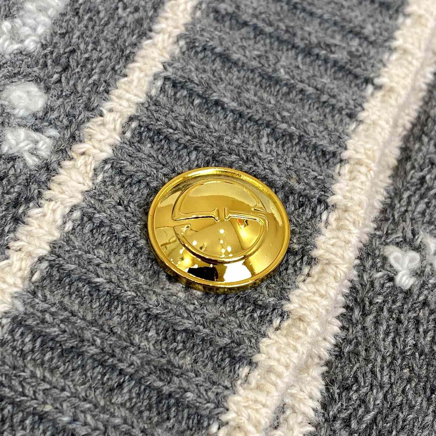 Gucci GG Wool Bouclé Jacquard Cardigan - DesignerGu