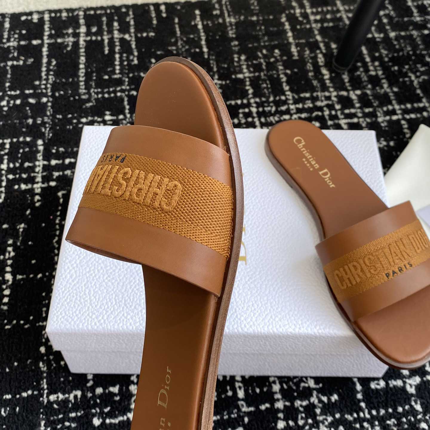 Dior Dway Slide  - DesignerGu