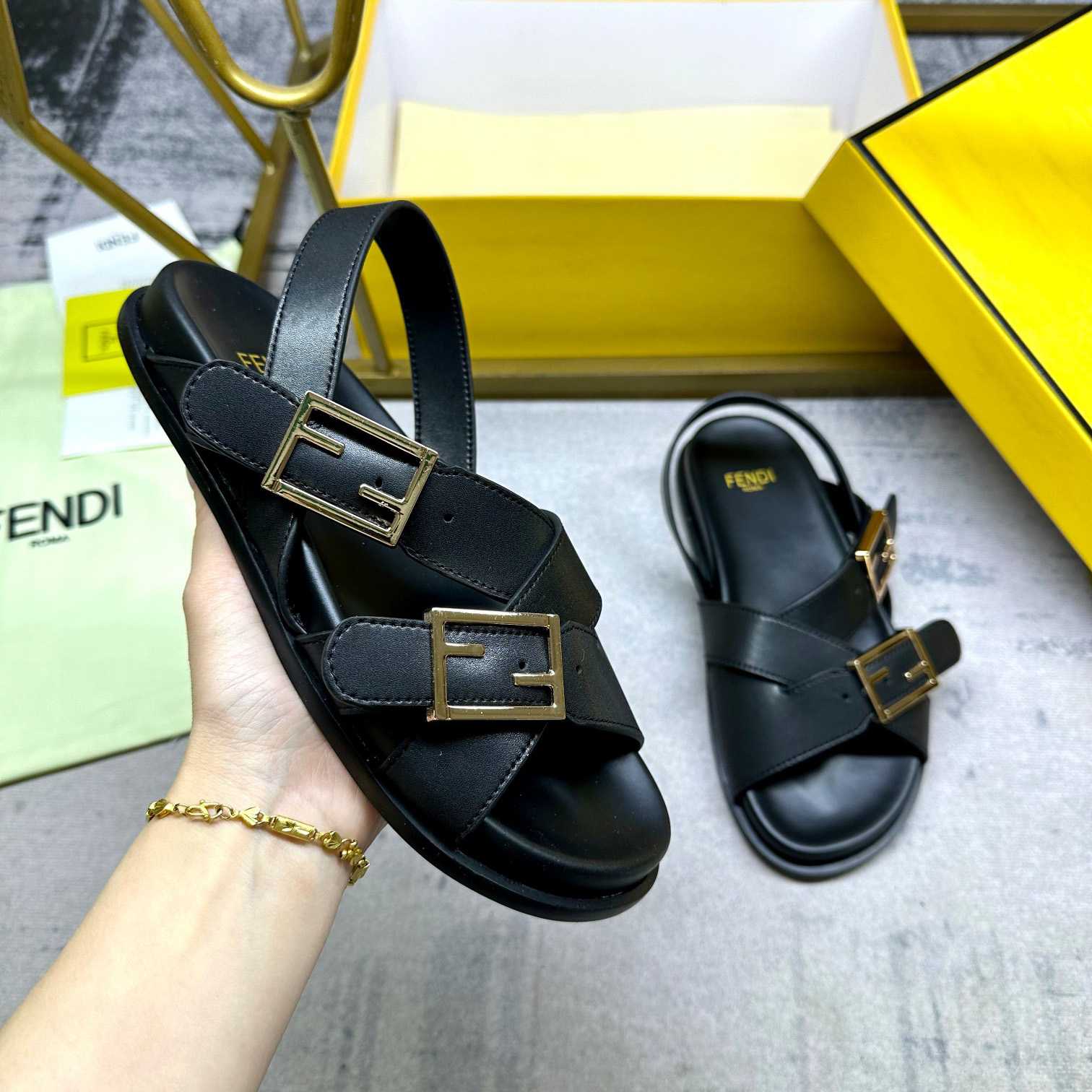 Fendi Feel Black Leather Slides - DesignerGu
