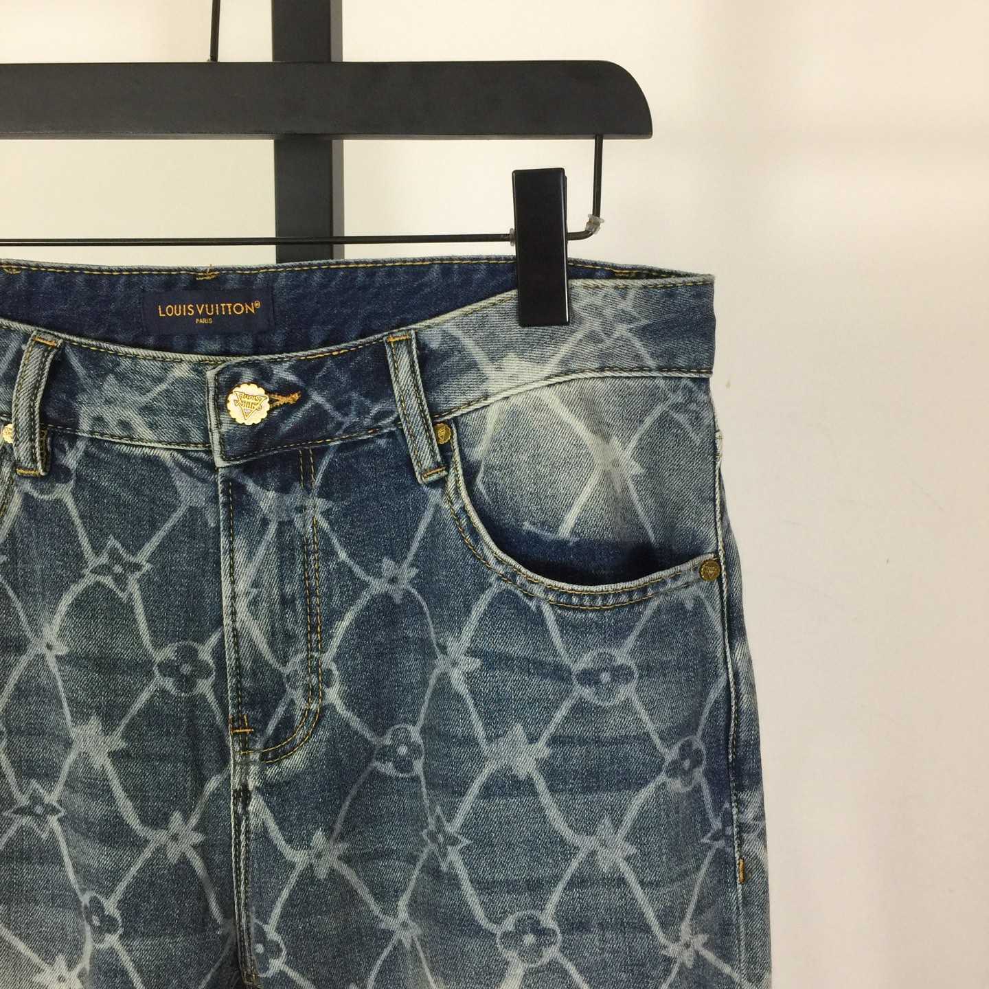 Louis Vuitton Jeans - DesignerGu