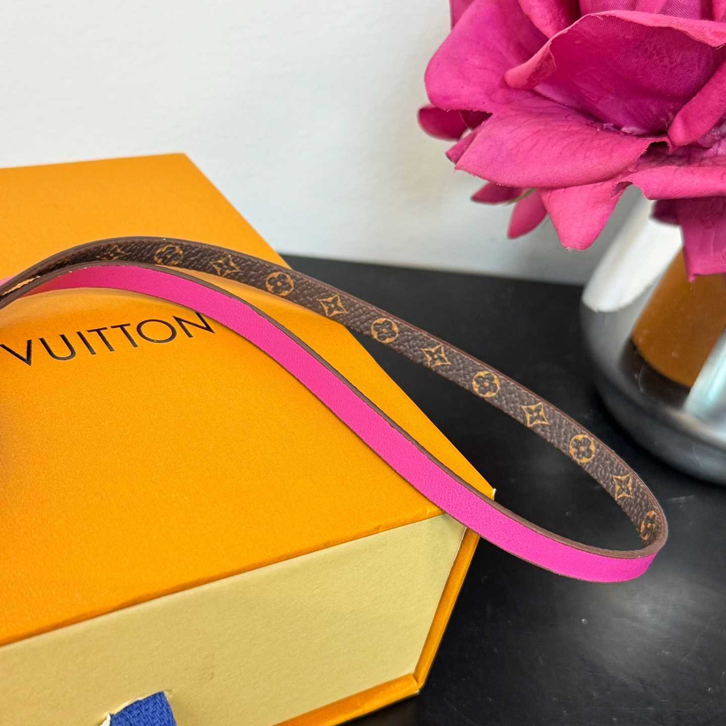 Louis Vuitton LV Elephant Bag Charm   M02383 - DesignerGu