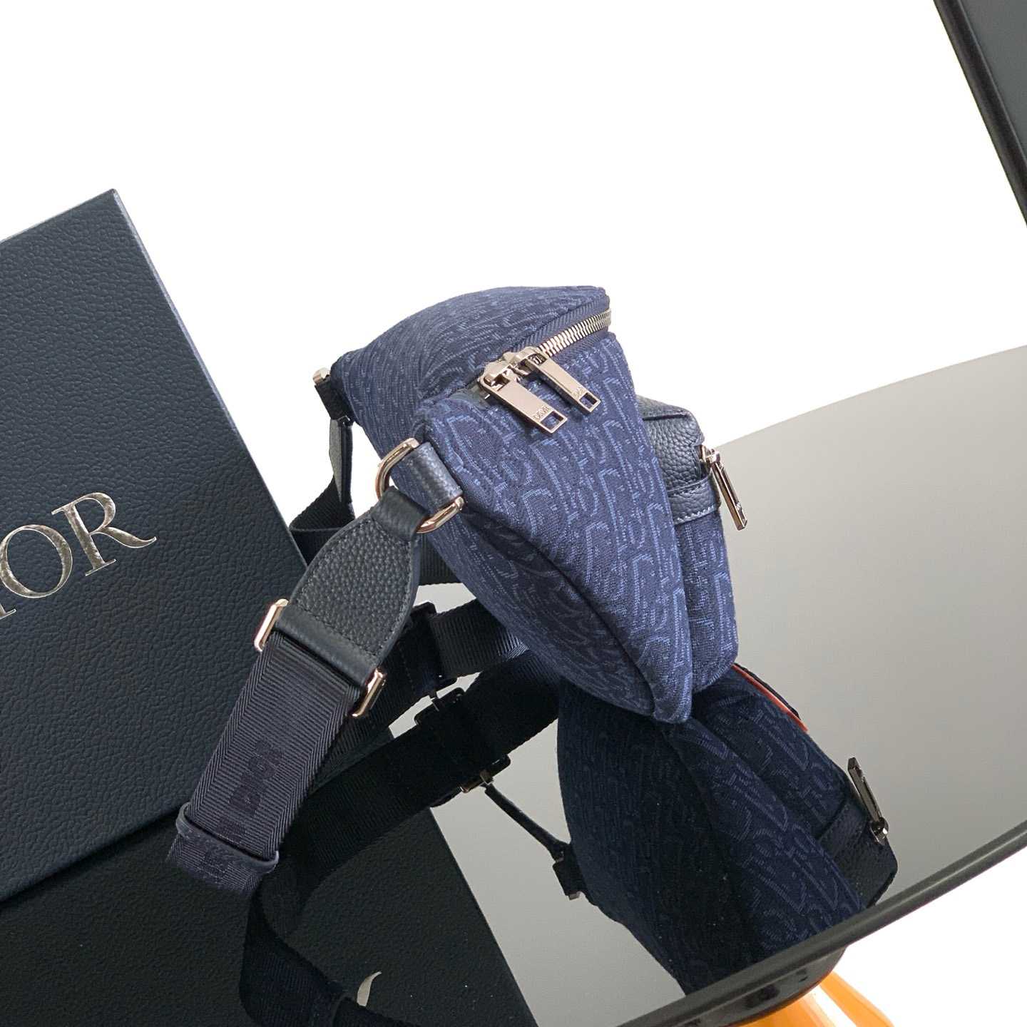 Dior And Kaws Rider 2.0 Belt Bag - DesignerGu