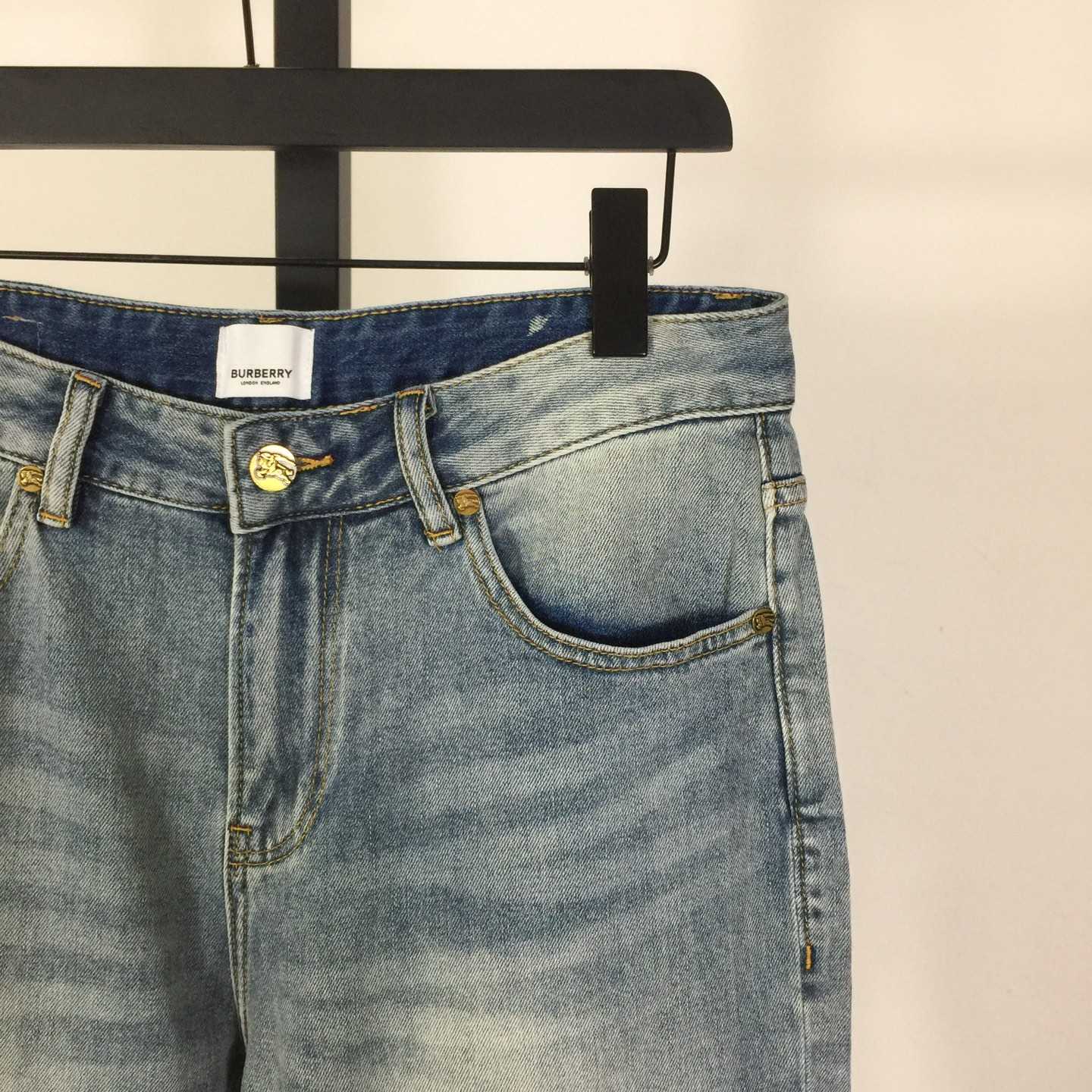 Burberry Jeans - DesignerGu