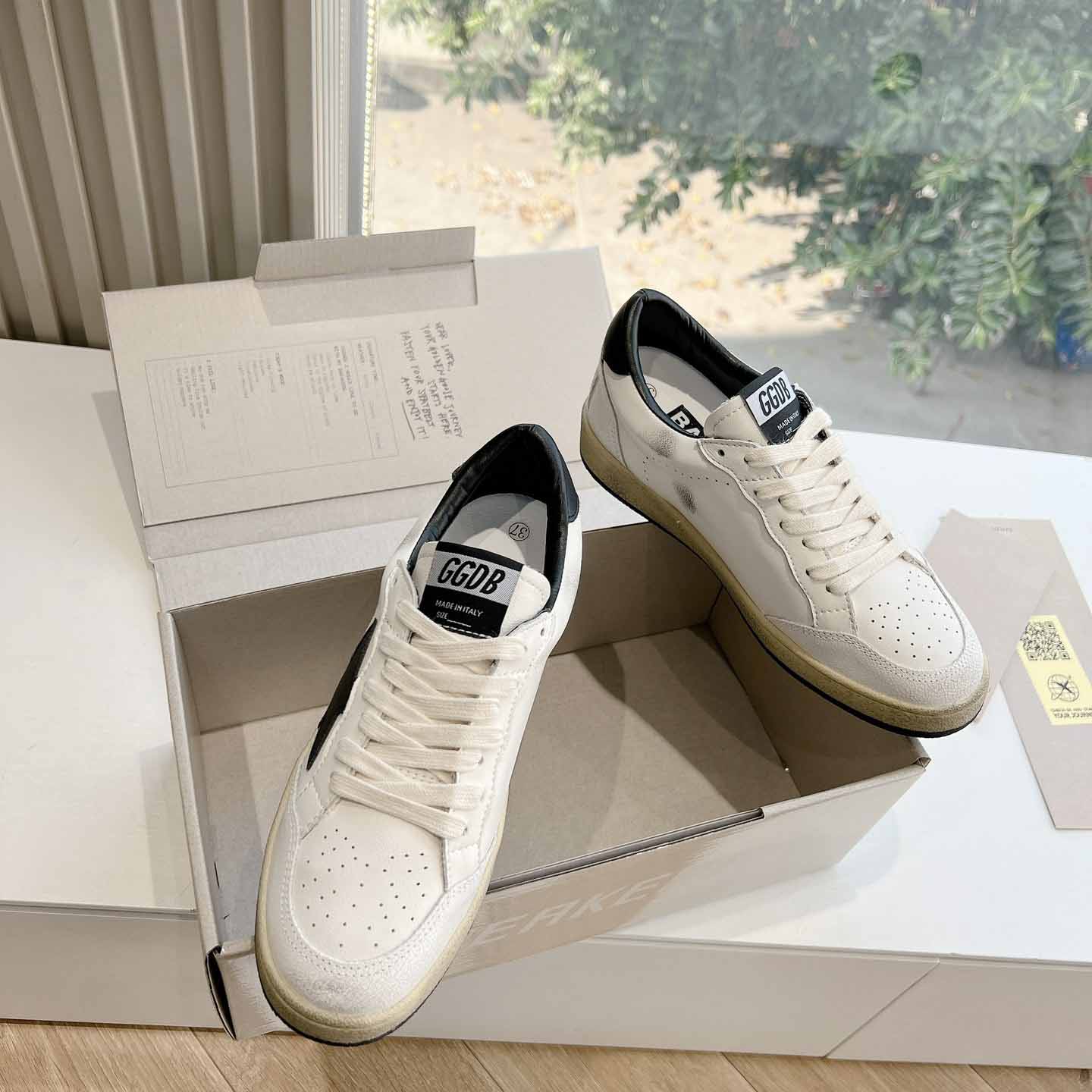 Golden Goose Sneakers - DesignerGu