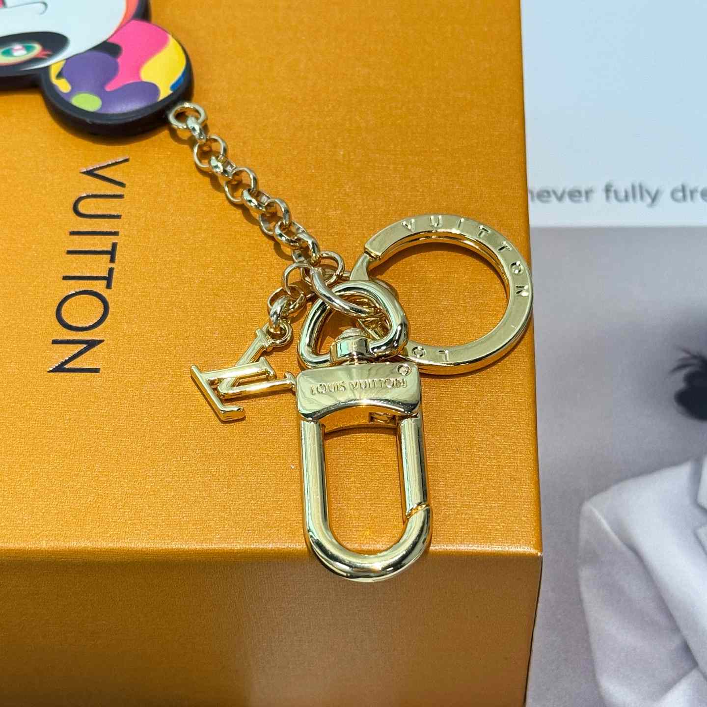 Louis Vuitton LV x TM Superflat Panda Key Holder   M02467 - DesignerGu