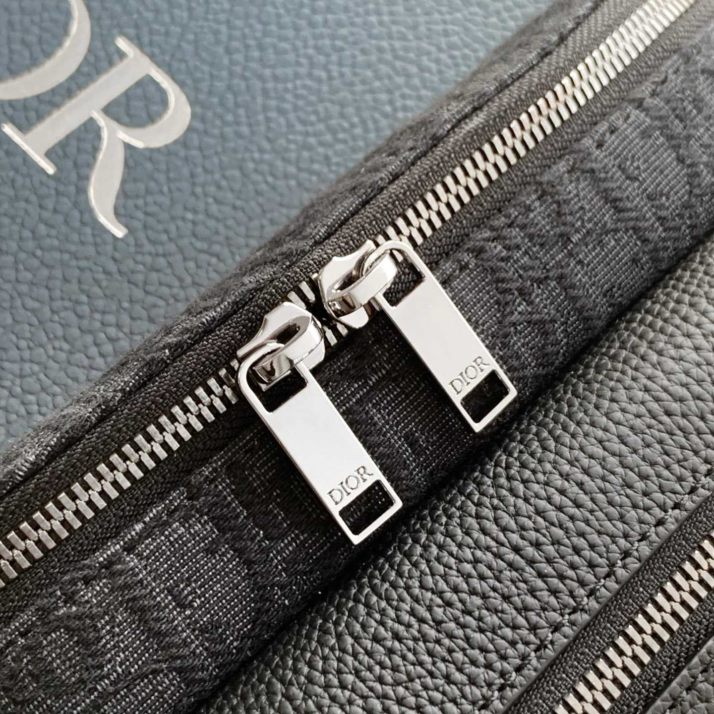 Dior And Kaws Rider 2.0 Belt Bag - DesignerGu