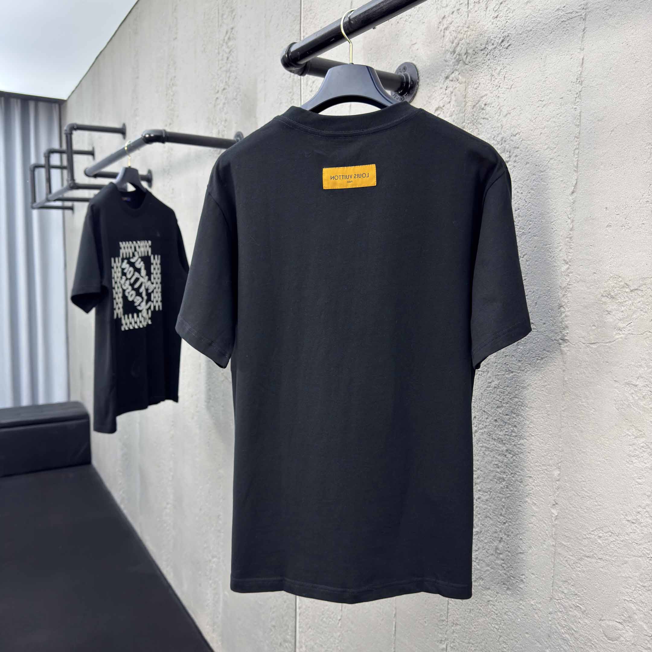 Louis Vuitton Embroidered Signature Cotton T-Shirt  1AFVB5 - DesignerGu
