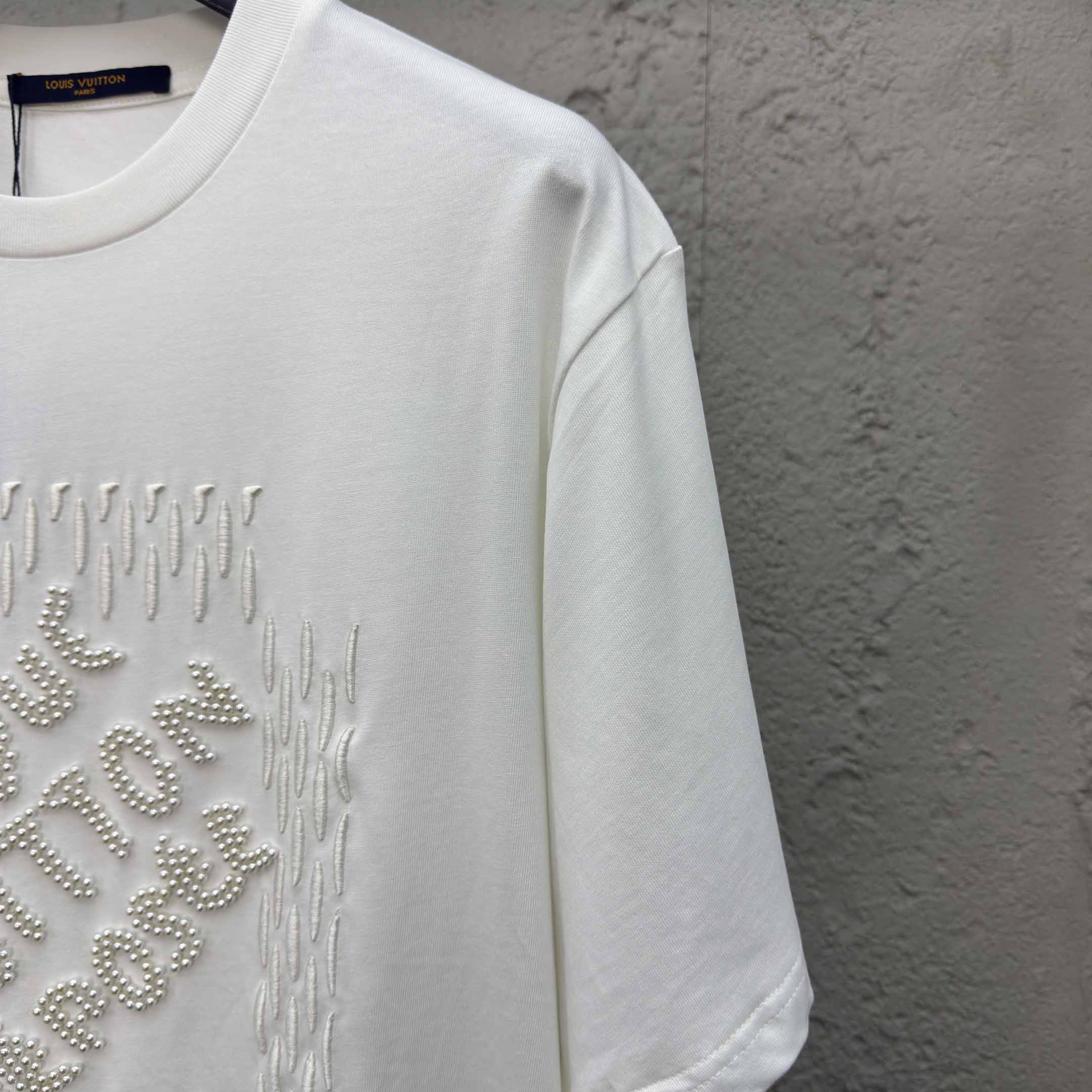 Louis Vuitton Embroidered Signature Cotton T-Shirt  1AFV77 - DesignerGu