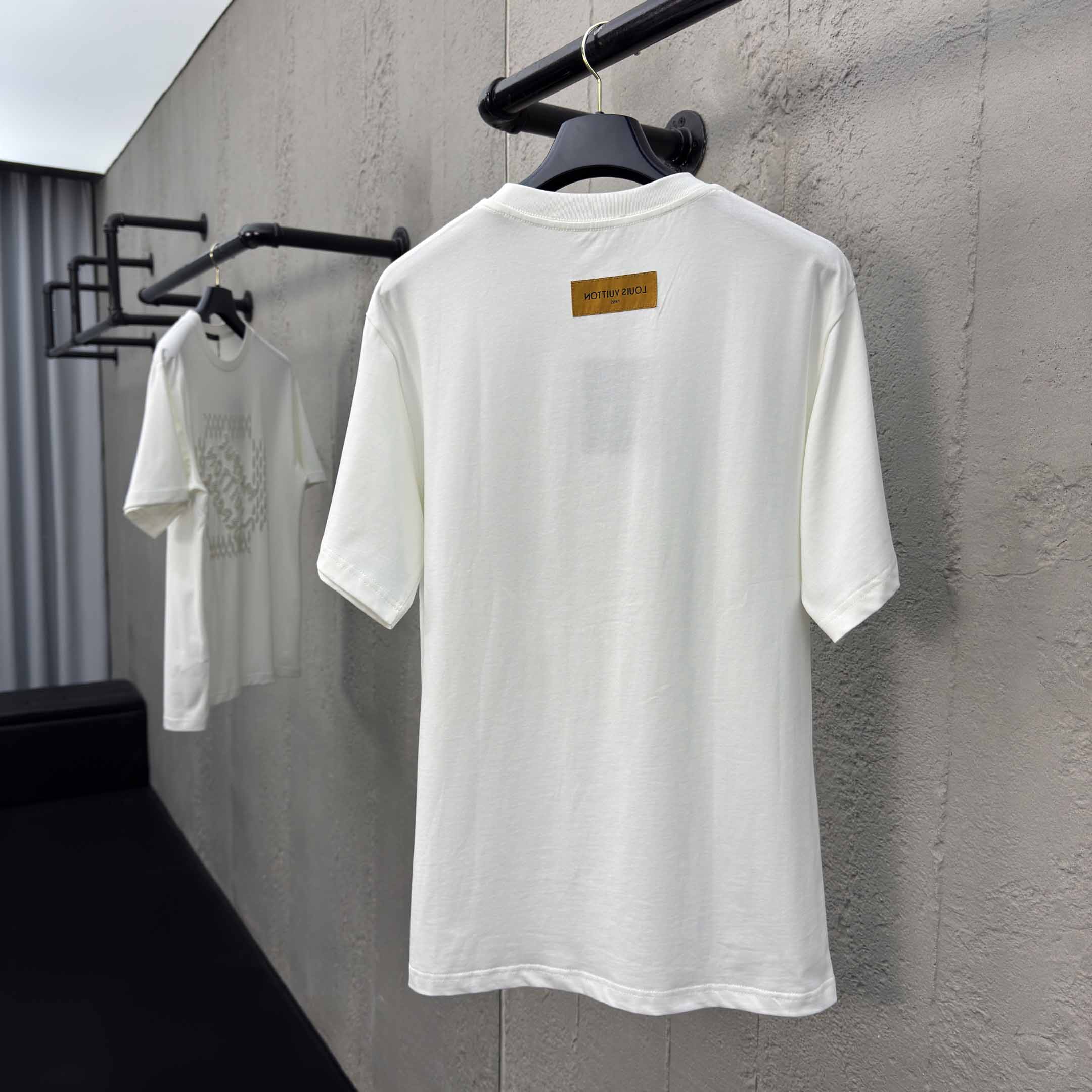 Louis Vuitton Embroidered Signature Cotton T-Shirt  1AFV77 - DesignerGu