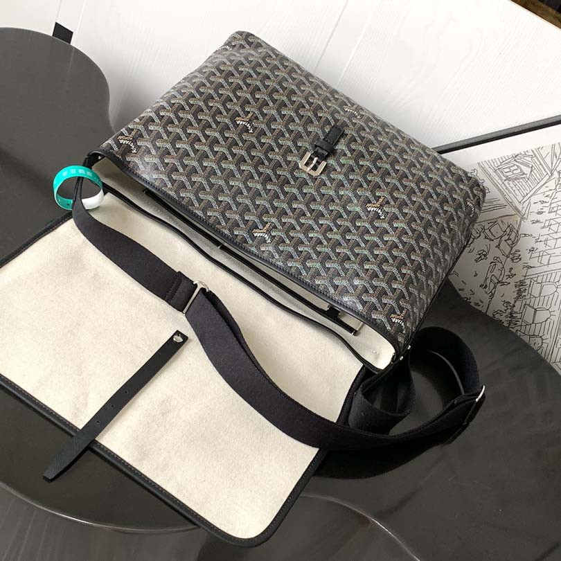 Goyard Capetien Messenger Bag    - DesignerGu