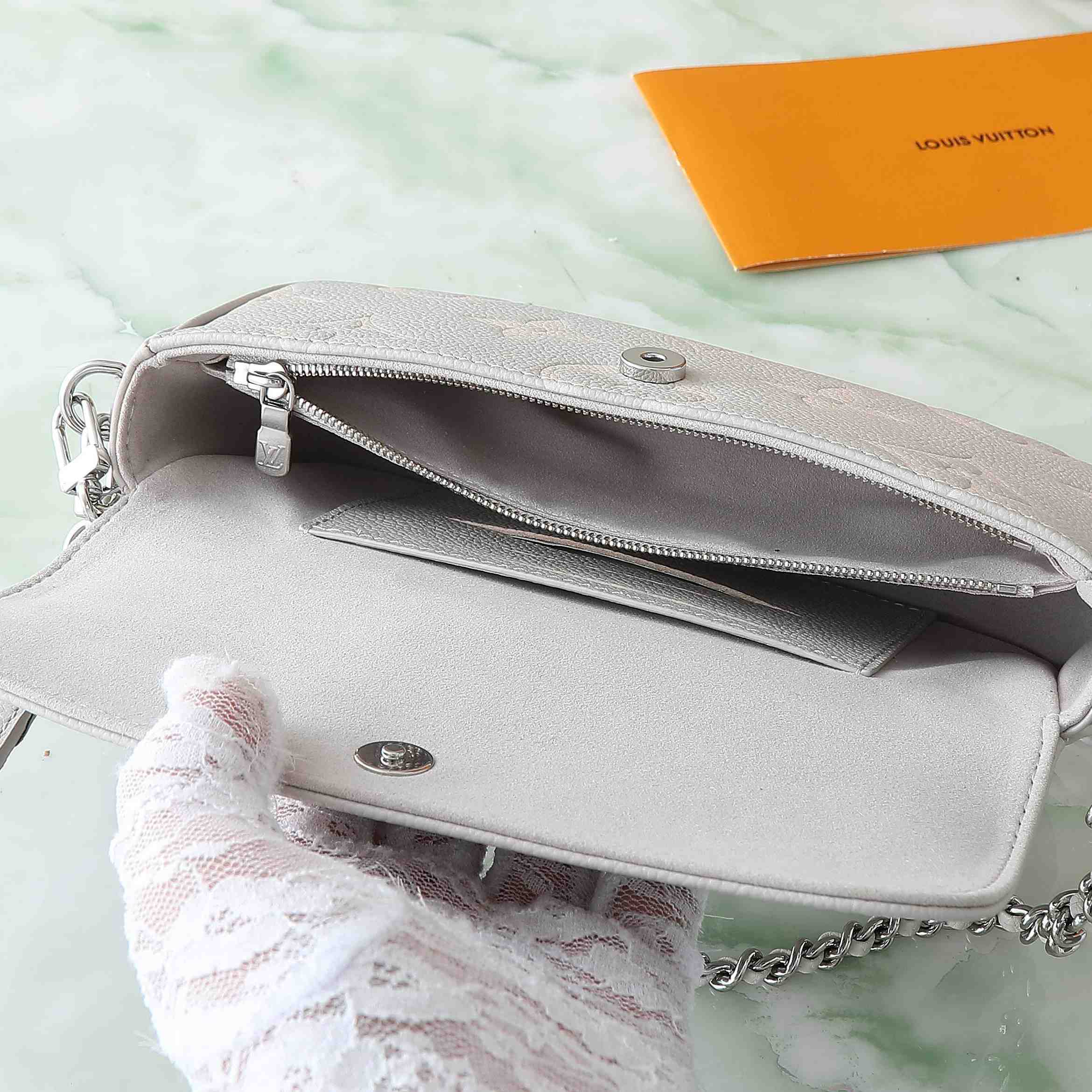 Louis Vuitton Wallet on Chain Ivy    M14225 - DesignerGu