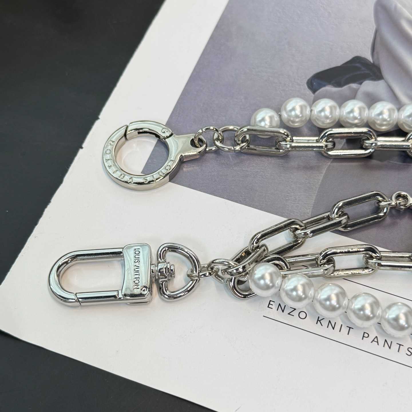 Louis Vuitton Pearls Chain Belt and Bag Charm  M02606 - DesignerGu