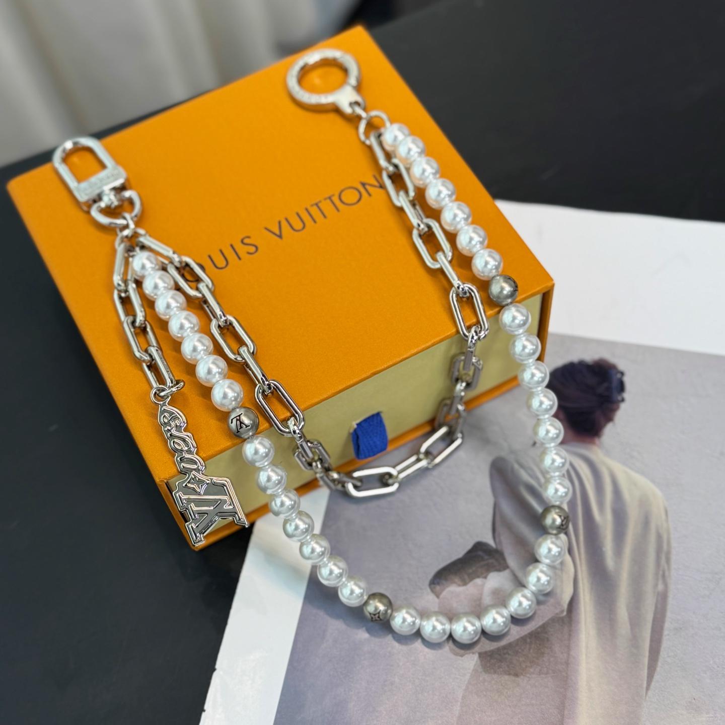 Louis Vuitton Pearls Chain Belt and Bag Charm  M02606 - DesignerGu