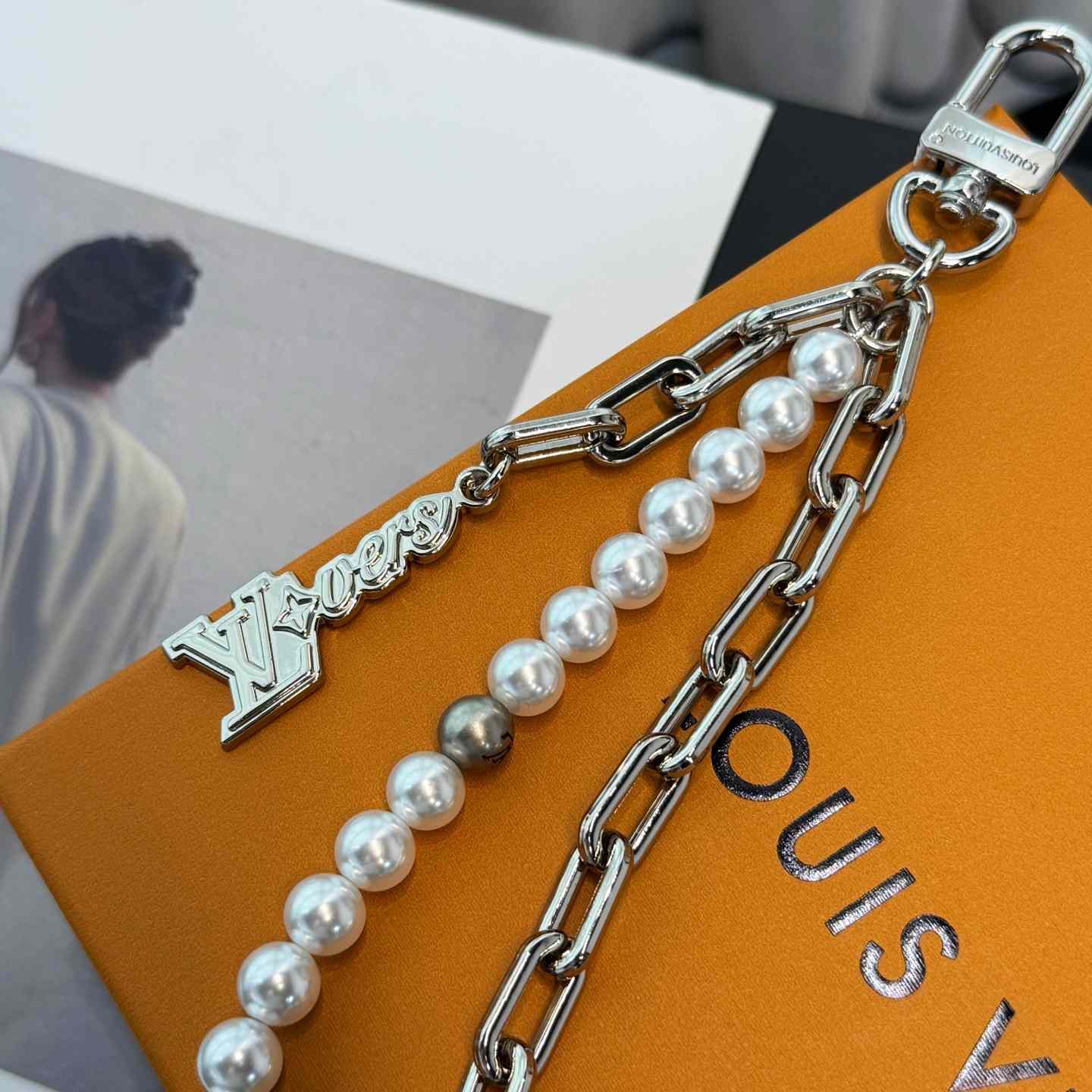 Louis Vuitton Pearls Chain Belt and Bag Charm  M02606 - DesignerGu