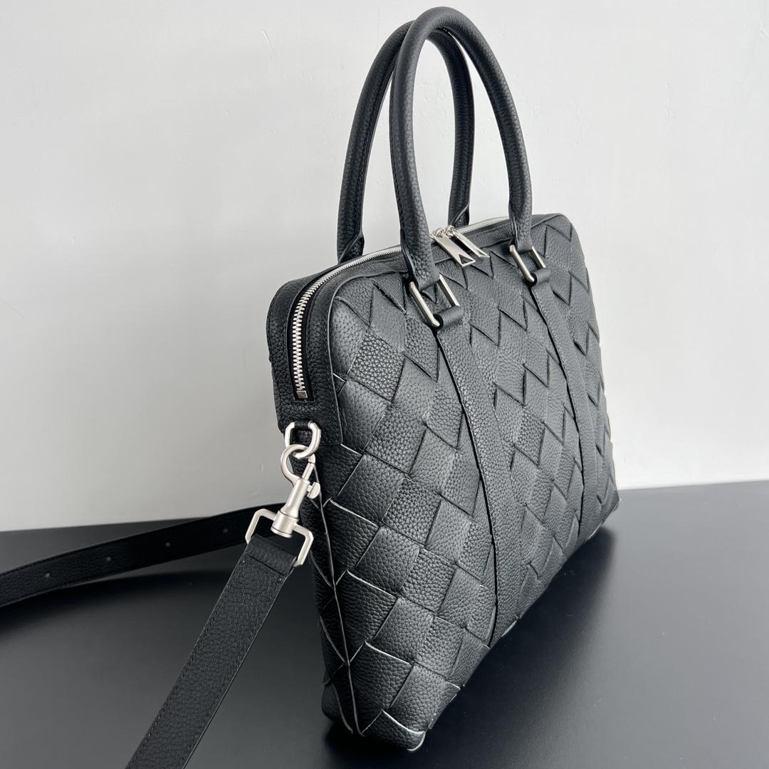 Bottega Veneta Men's Slim Intrecciato Briefcase in Black - DesignerGu