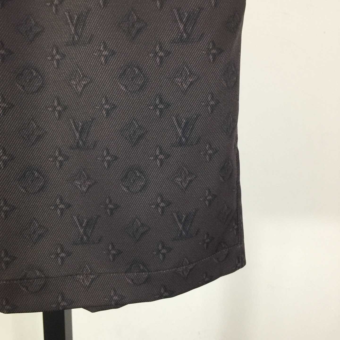 Louis Vuitton Printed Monogram Silk Shorts   1AHCD3 - DesignerGu