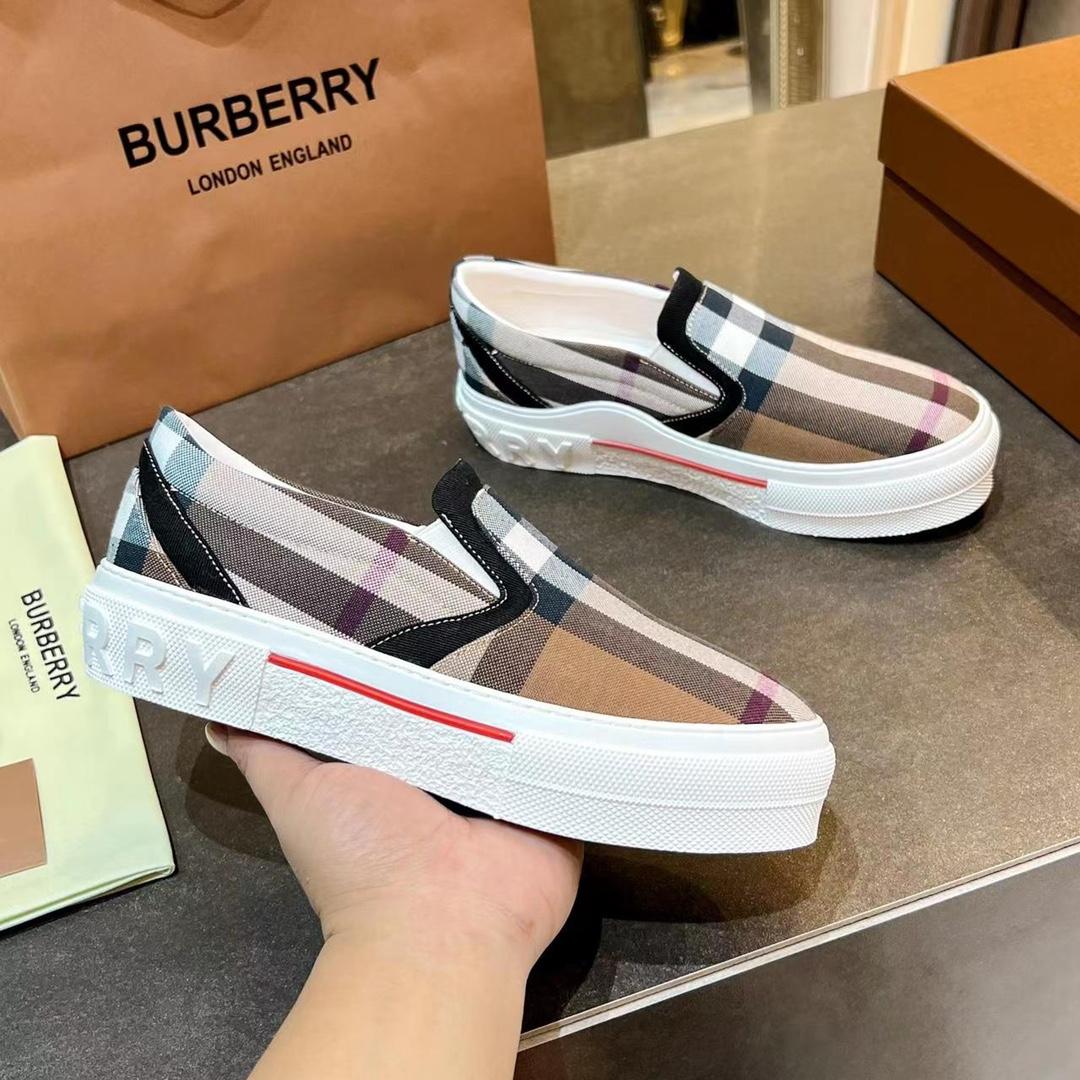 Burberry Slip On Sneakers - DesignerGu