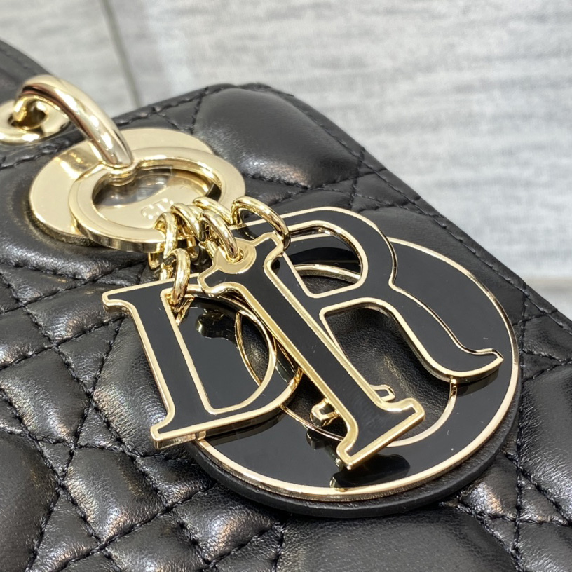 Dior Lady Dior Bag    20cm - DesignerGu